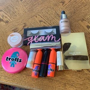 Random makeup bundle